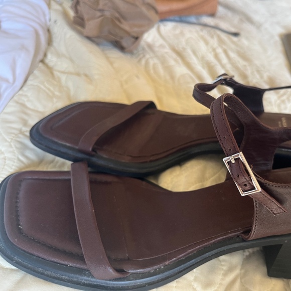 EUC Ines Vagabond Shoemakers 40  US10 Brown Chunk heels 2 Strap leather Sandal - Picture 5 of 11